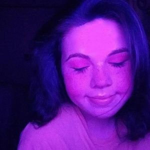 Meet your Posher, Macie